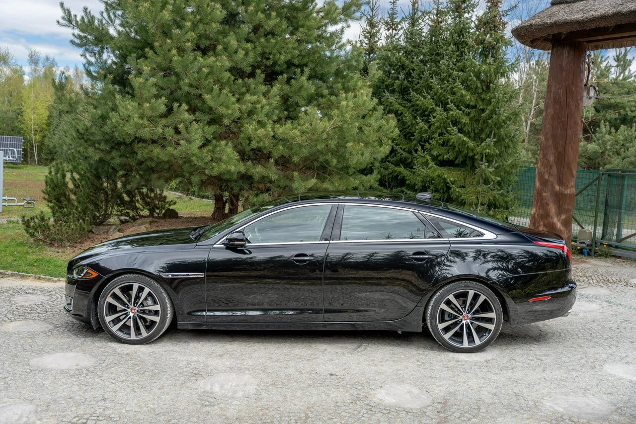 Jaguar XJ - Zdjęcie 15