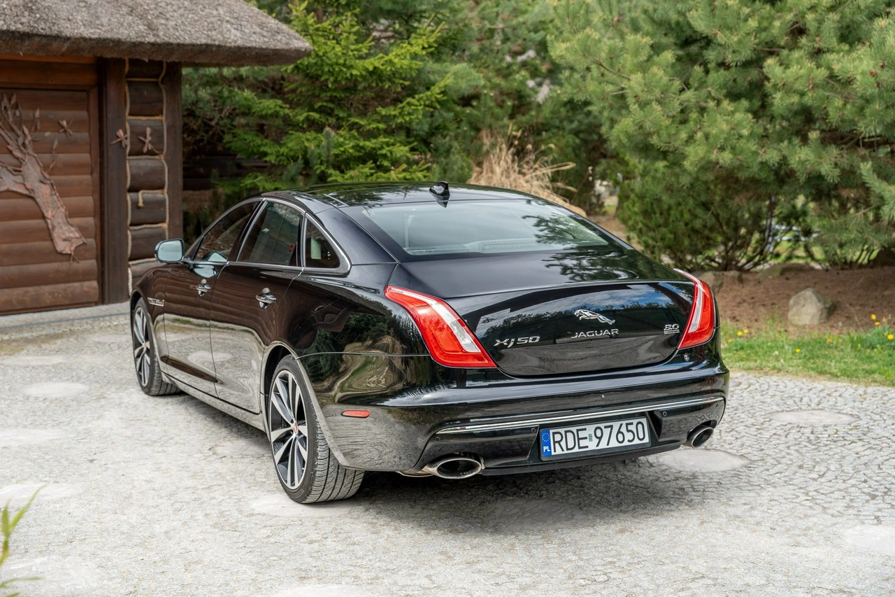 Jaguar XJ - Zdjęcie 1