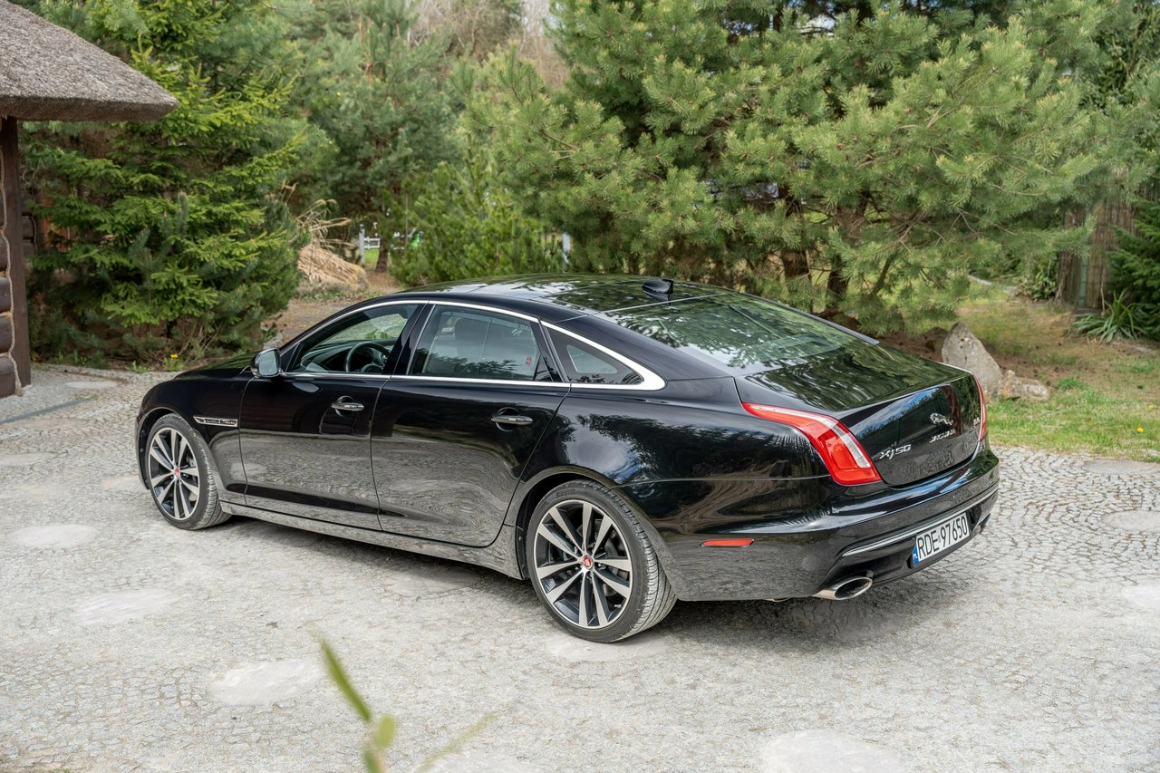 Jaguar XJ - Zdjęcie 19