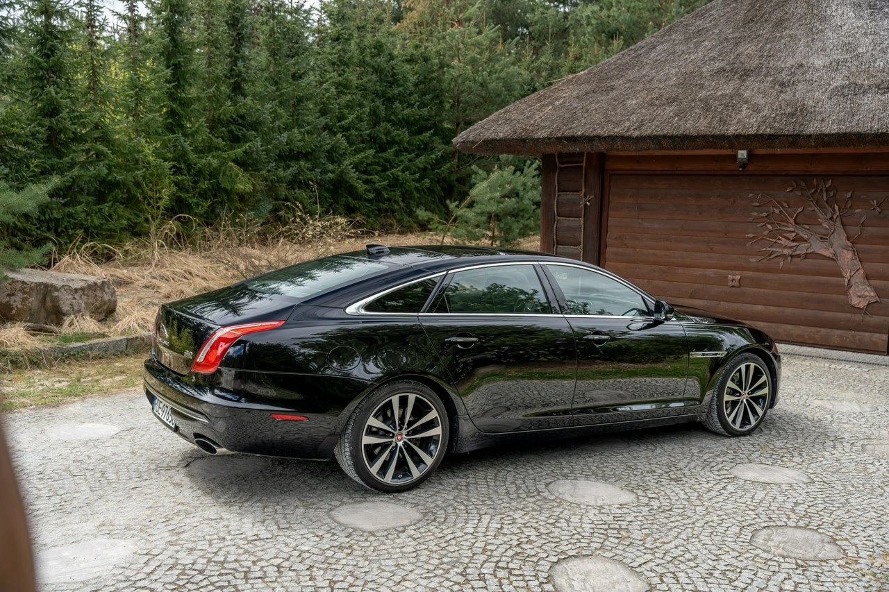 Jaguar XJ - Zdjęcie 20