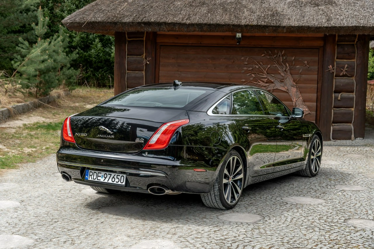 Jaguar XJ - Zdjęcie 26