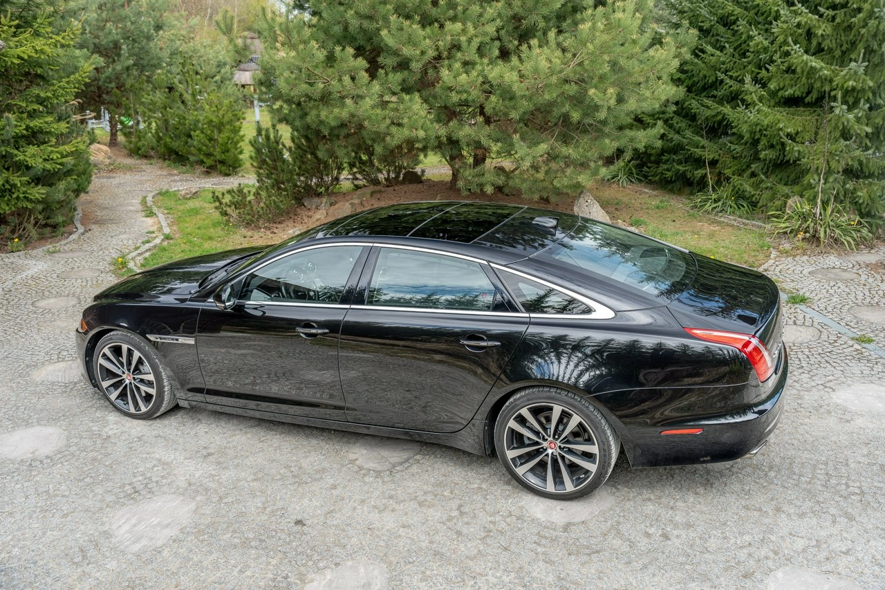 Jaguar XJ - Zdjęcie 27