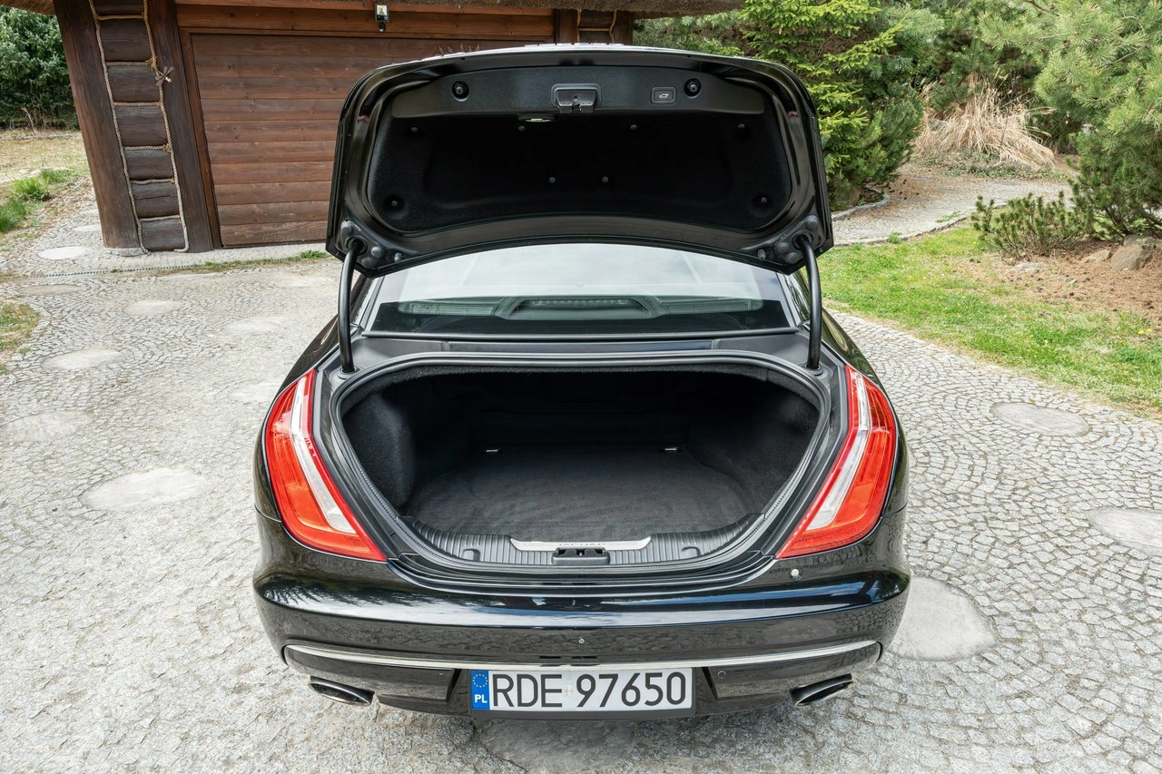 Jaguar XJ - Zdjęcie 28