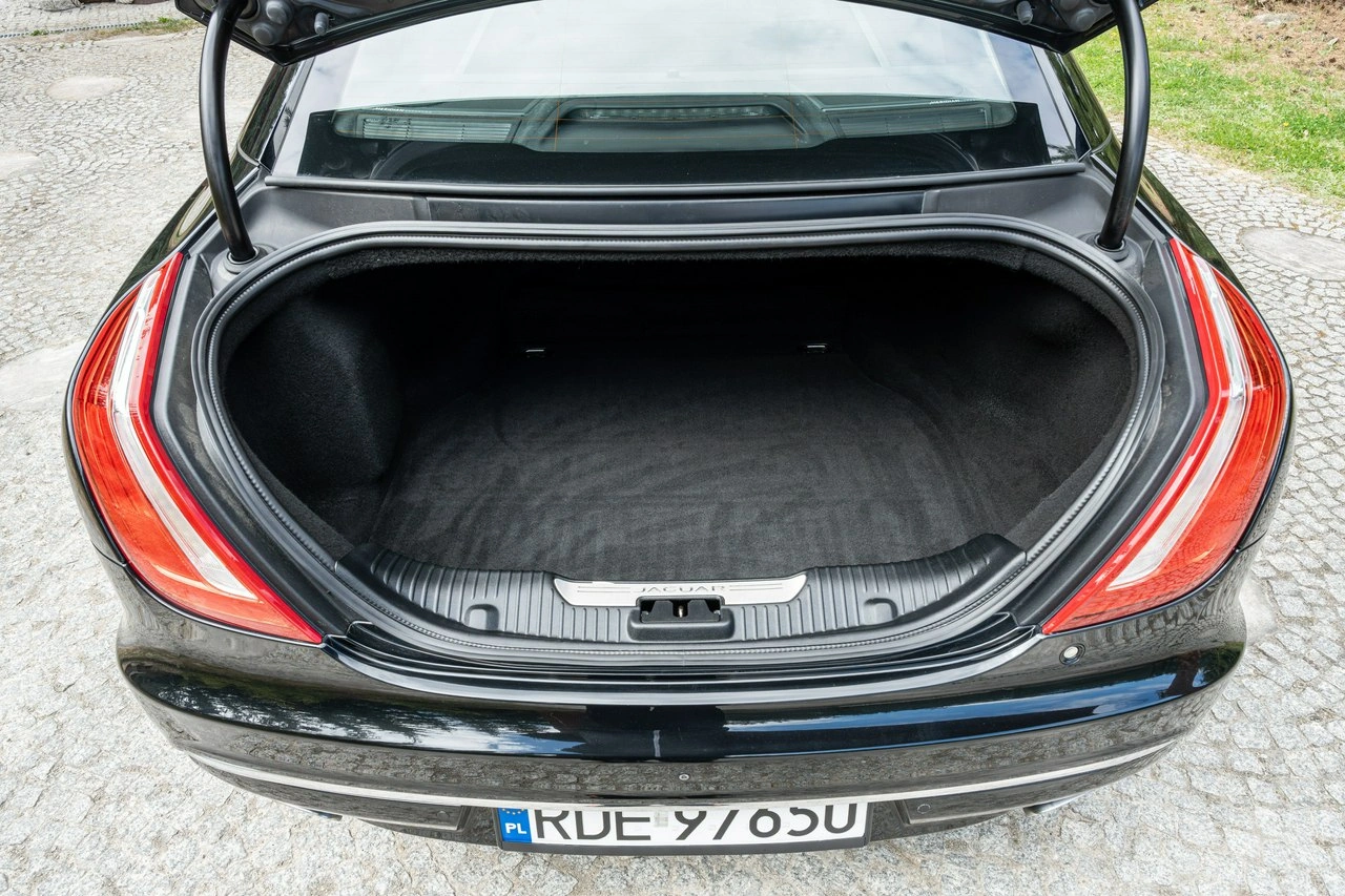 Jaguar XJ - Zdjęcie 30