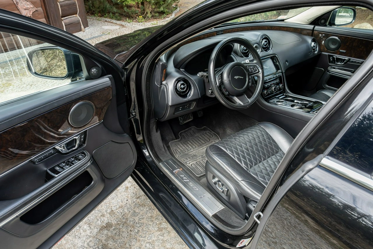 Jaguar XJ - Zdjęcie 31