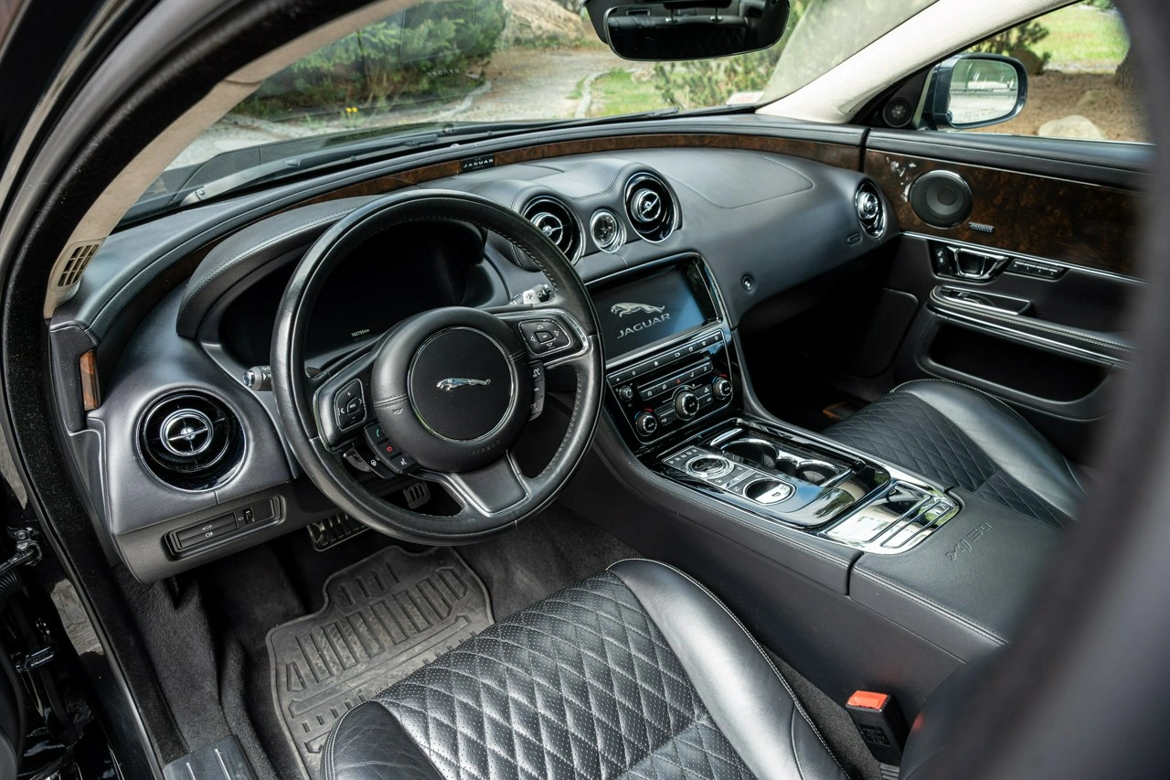 Jaguar XJ - Zdjęcie 34