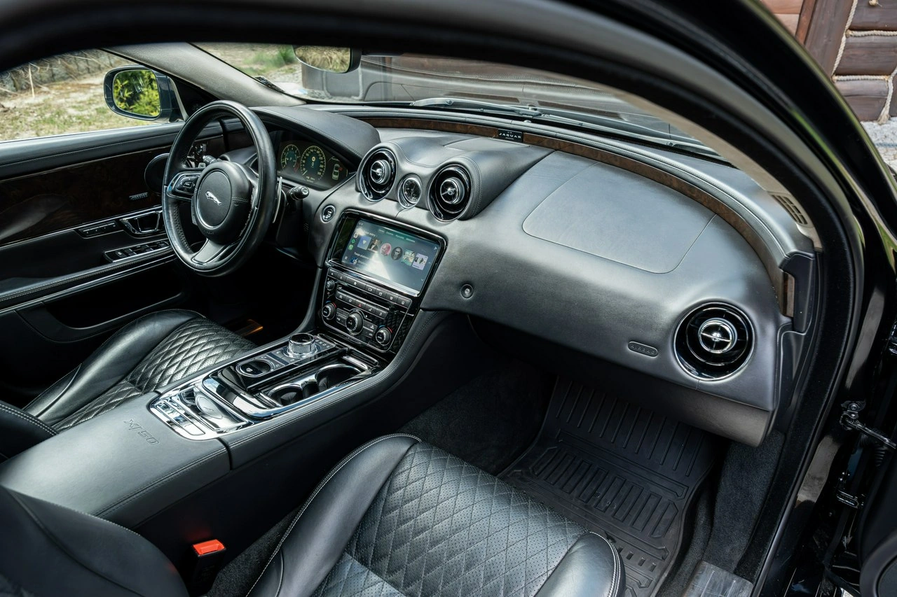 Jaguar XJ - Zdjęcie 38