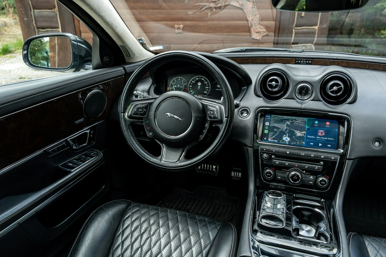 Jaguar XJ - Zdjęcie 45