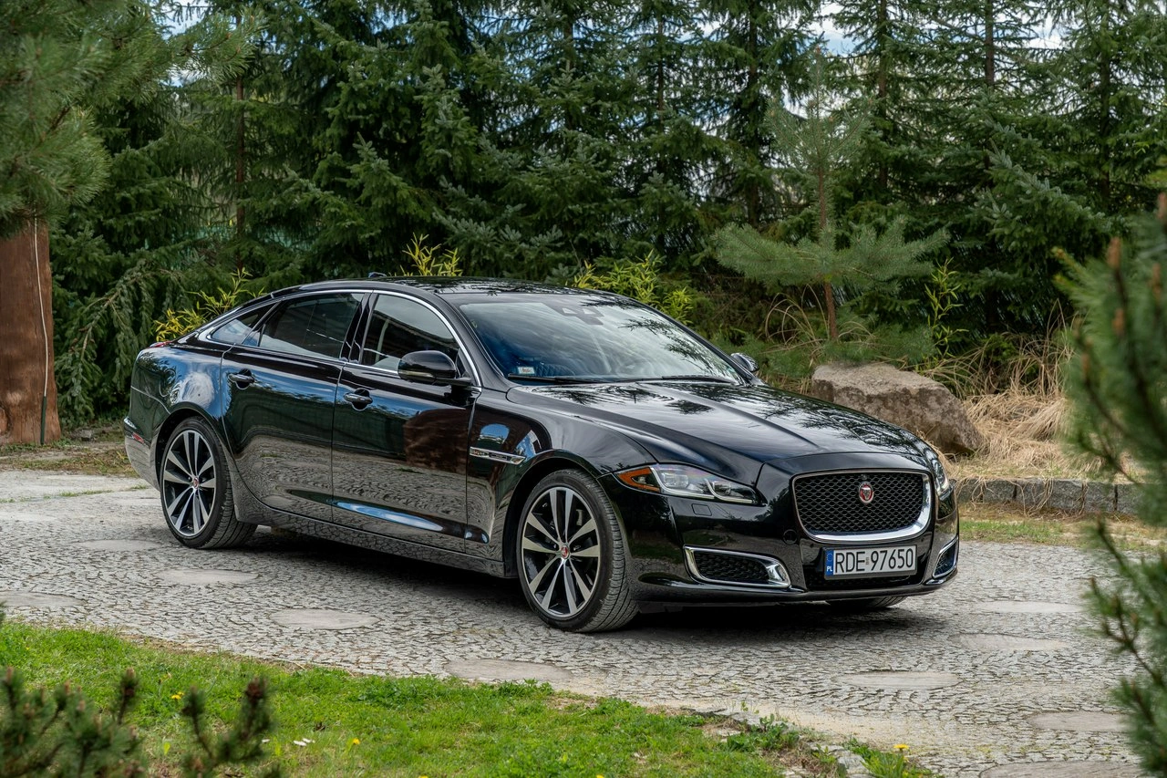 Jaguar XJ - Główne zdjęcie