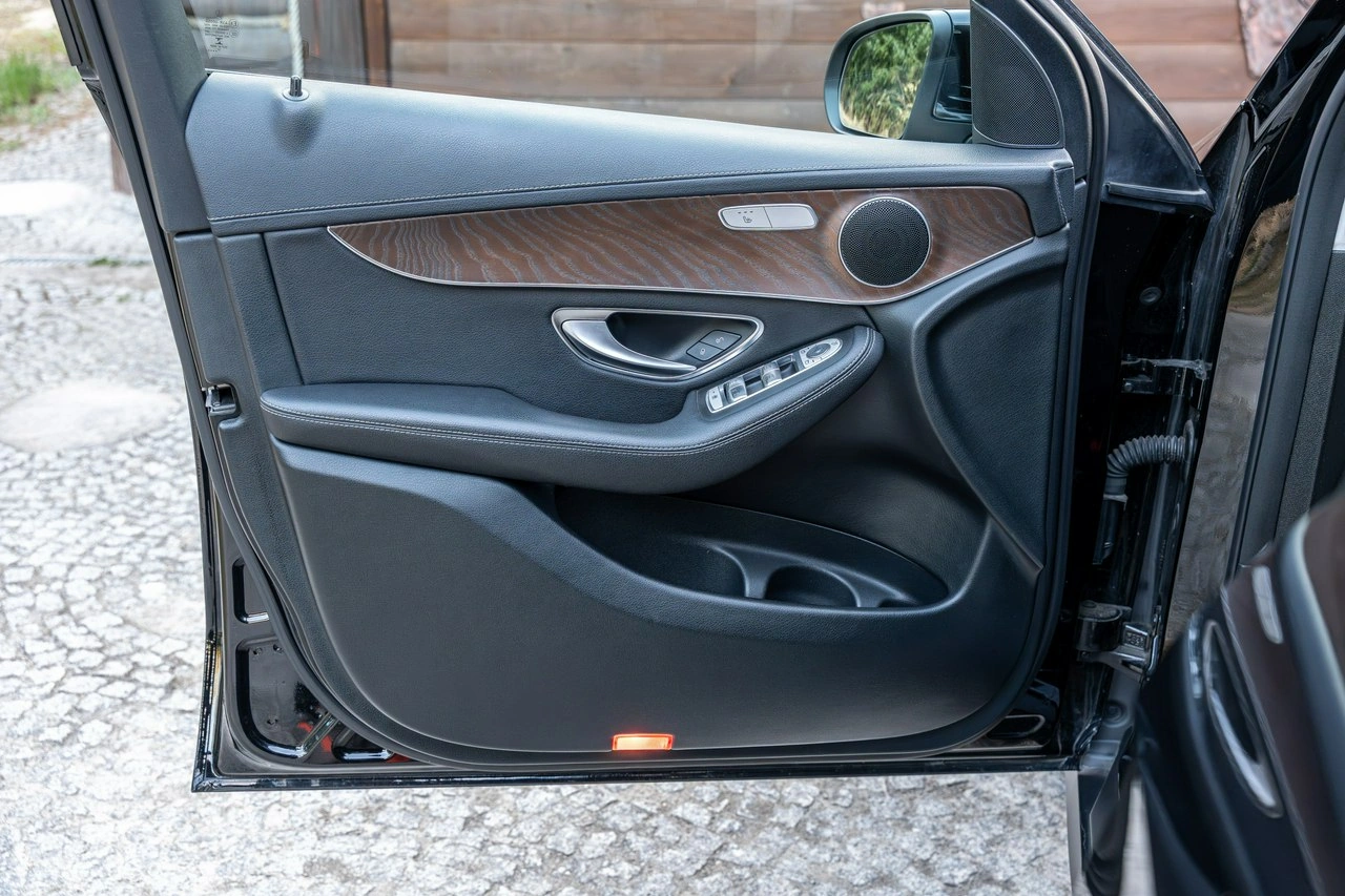 Mercedes GLC 220 - Zdjęcie 35