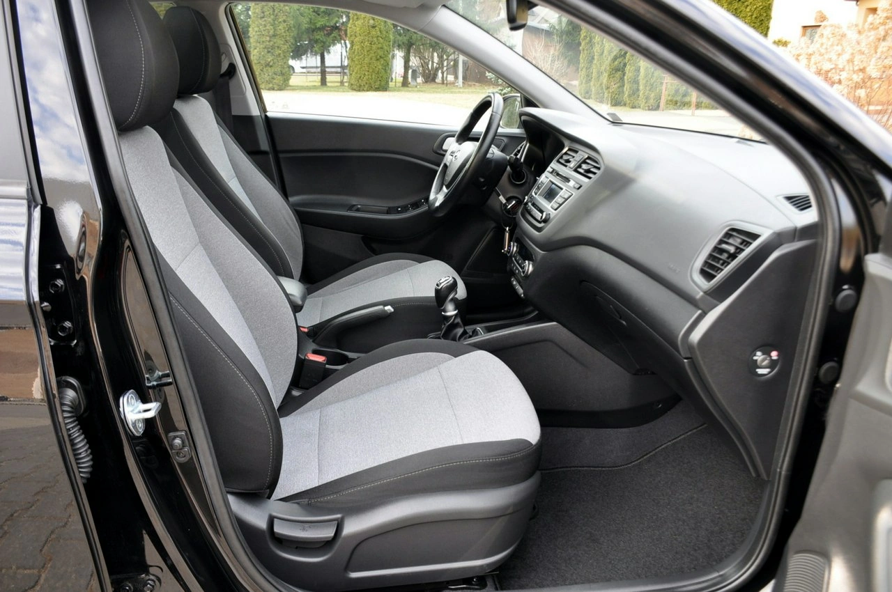 Hyundai i20 - Zdjęcie 16