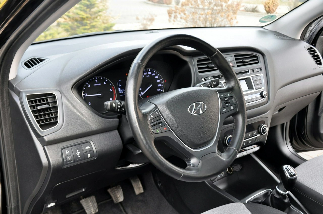 Hyundai i20 - Zdjęcie 21