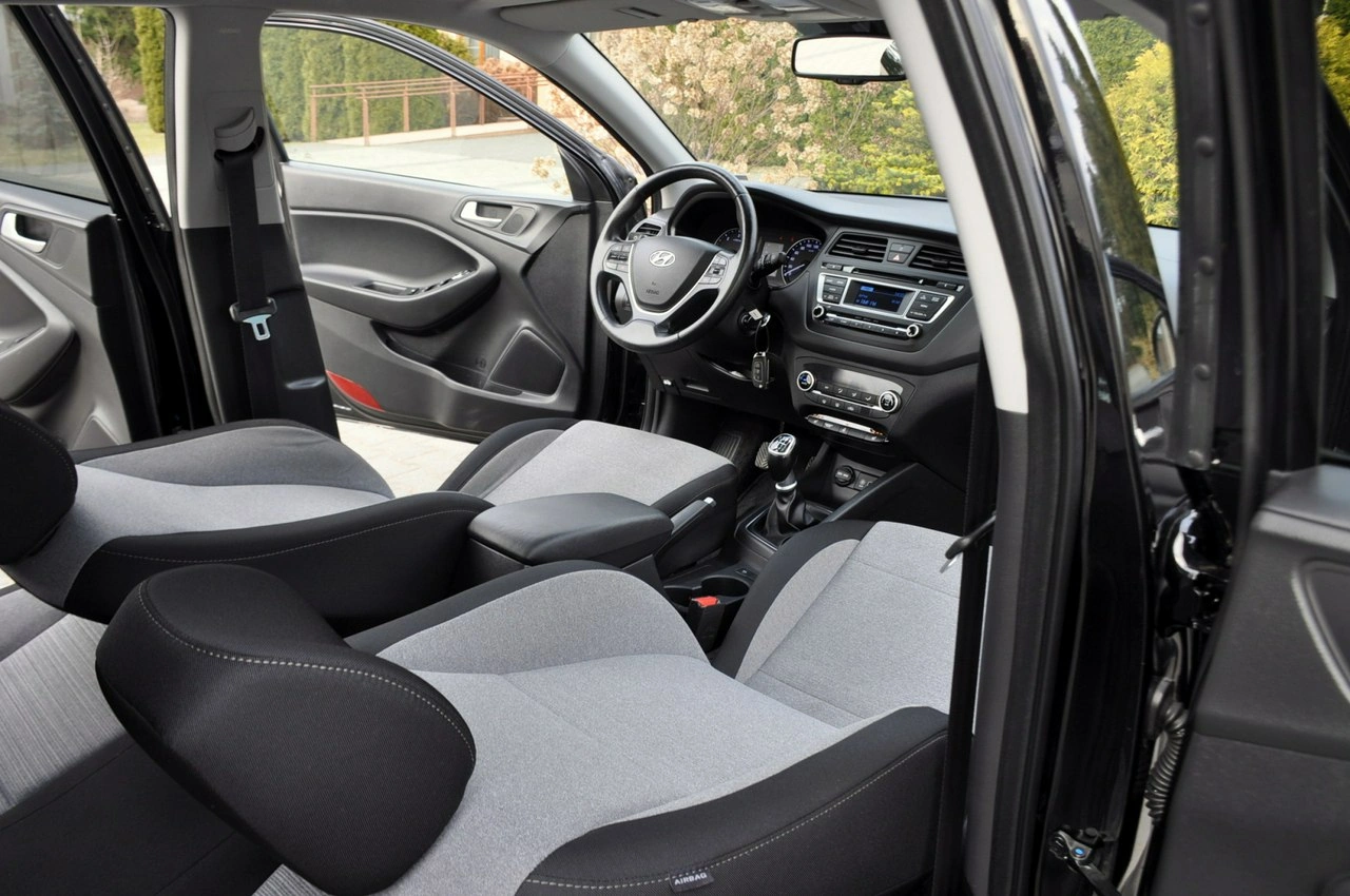 Hyundai i20 - Zdjęcie 22