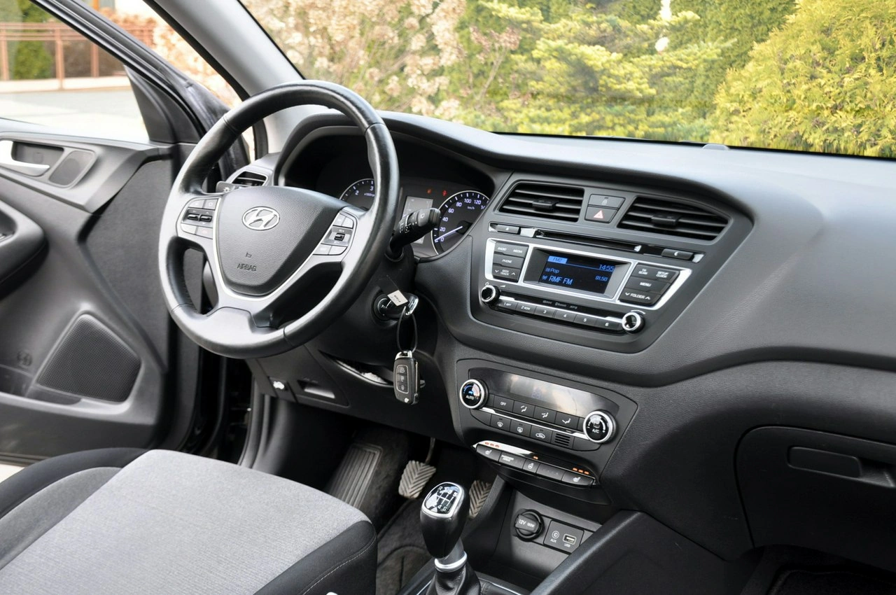 Hyundai i20 - Zdjęcie 24