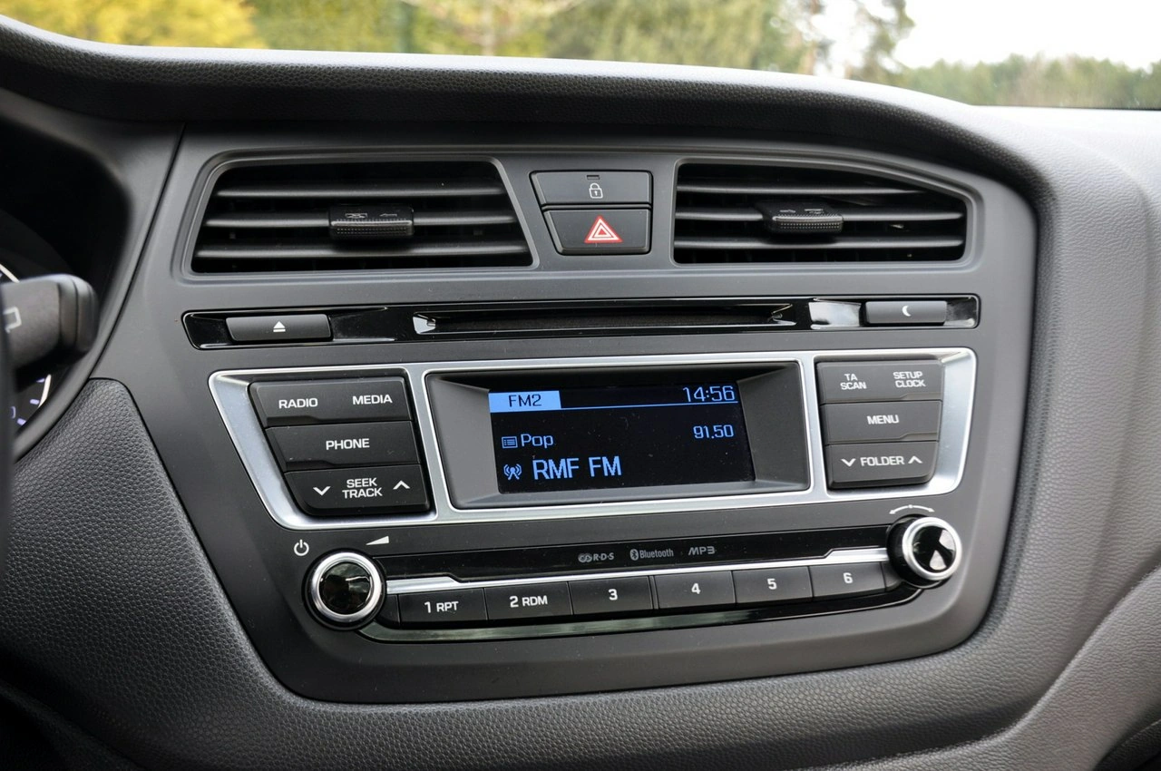 Hyundai i20 - Zdjęcie 30