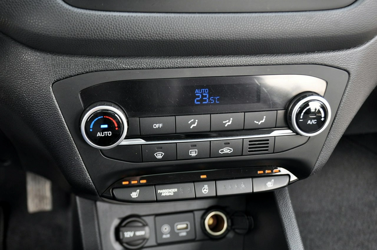 Hyundai i20 - Zdjęcie 31