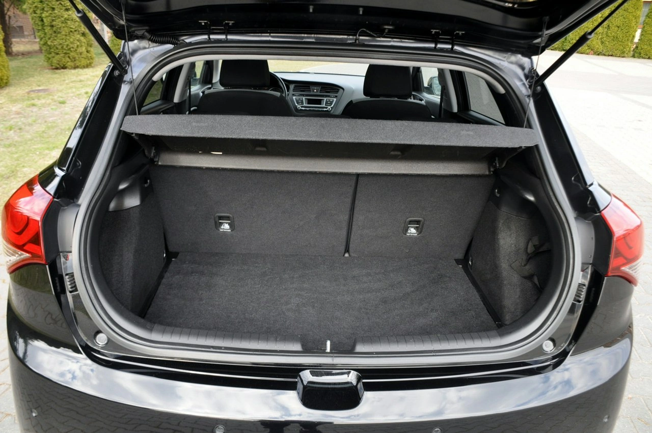 Hyundai i20 - Zdjęcie 36