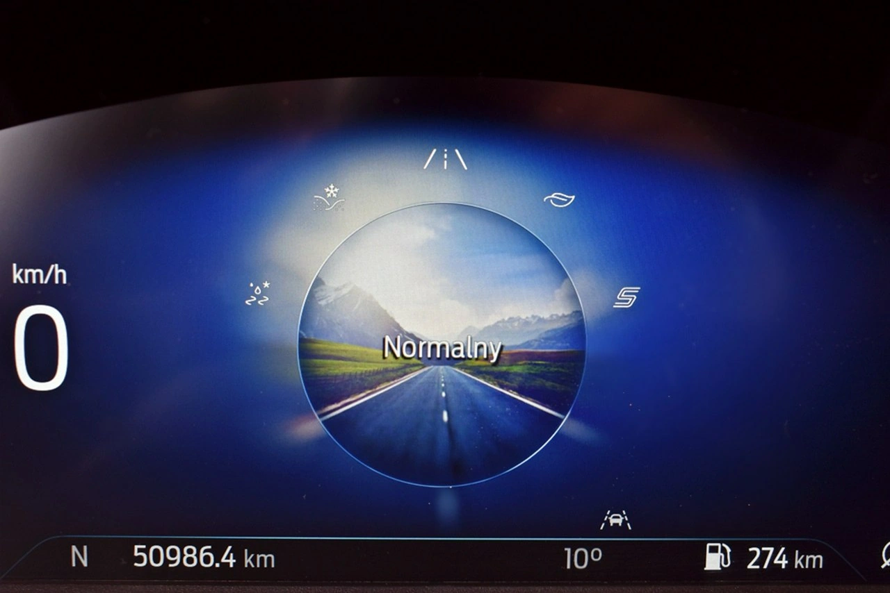 Ford Kuga - Zdjęcie 18