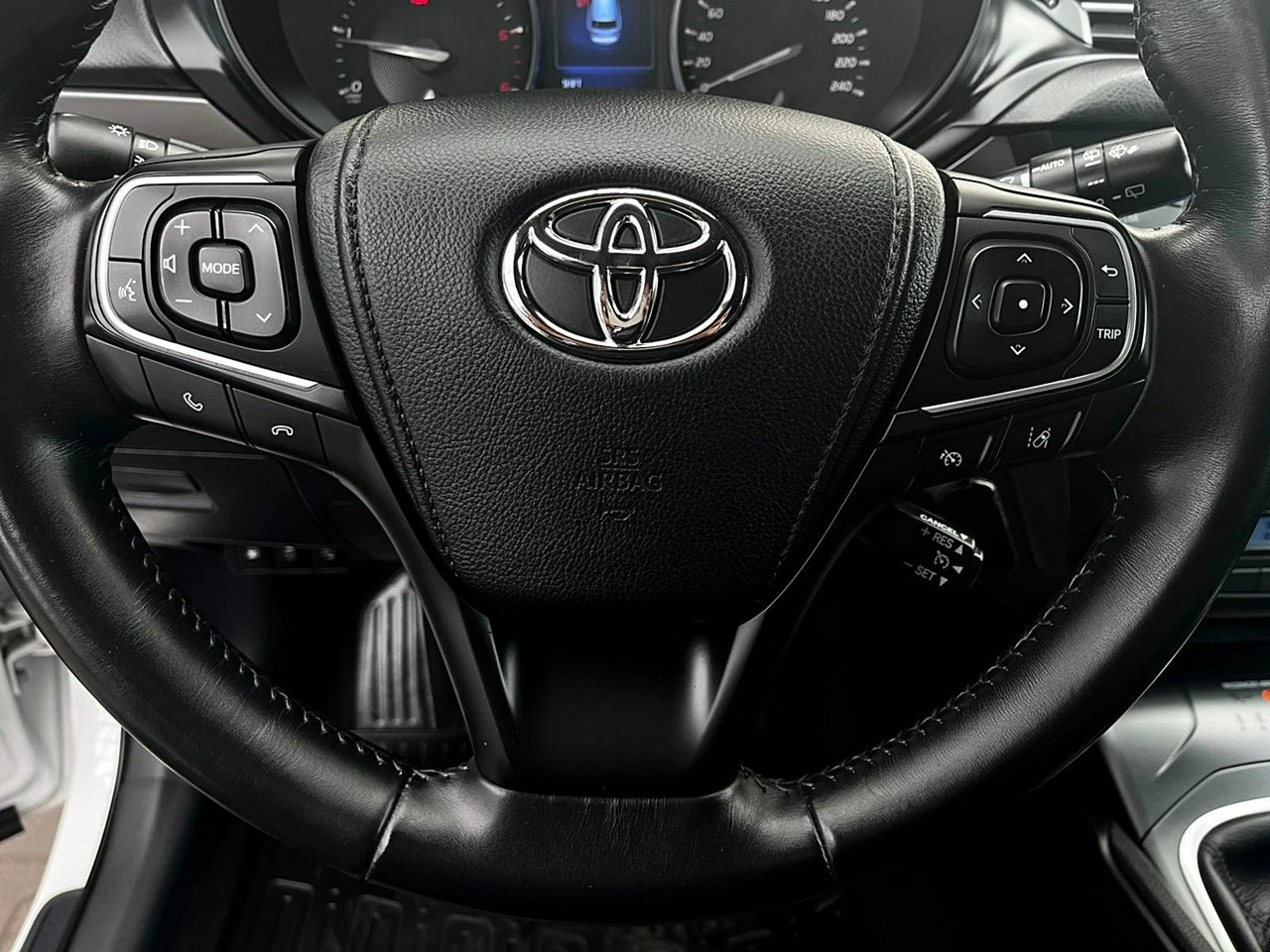 Toyota Avensis - Zdjęcie 14