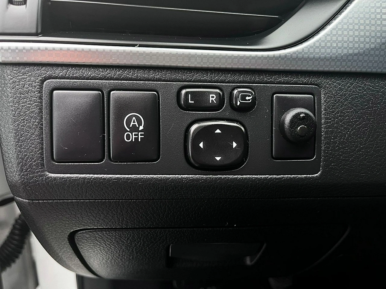 Toyota Avensis - Zdjęcie 19