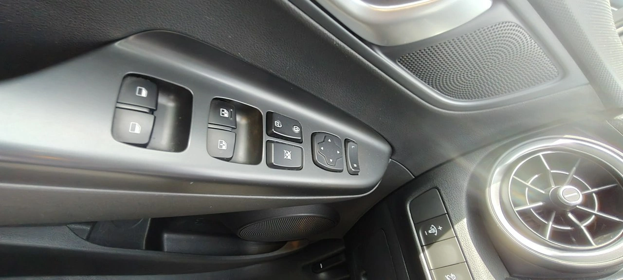 Hyundai Kona - Zdjęcie 16