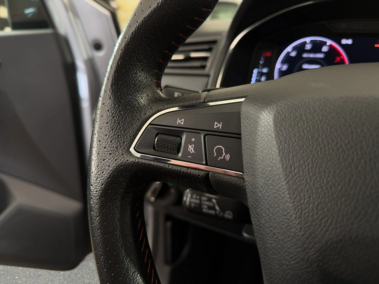 Seat Arona - Zdjęcie 16