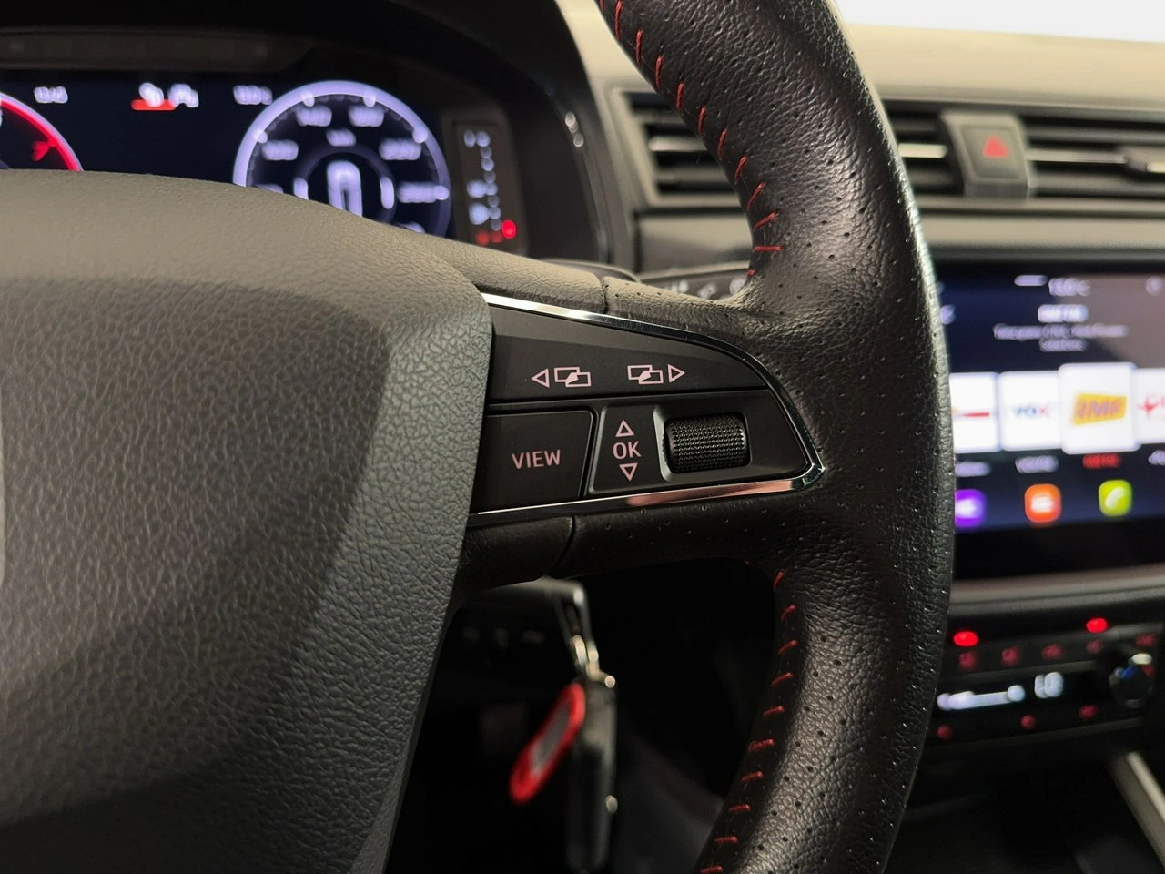 Seat Arona - Zdjęcie 17