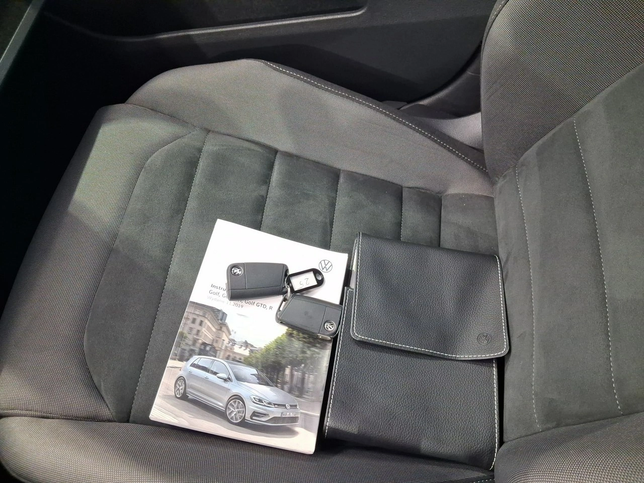 Volkswagen Golf - Zdjęcie 13