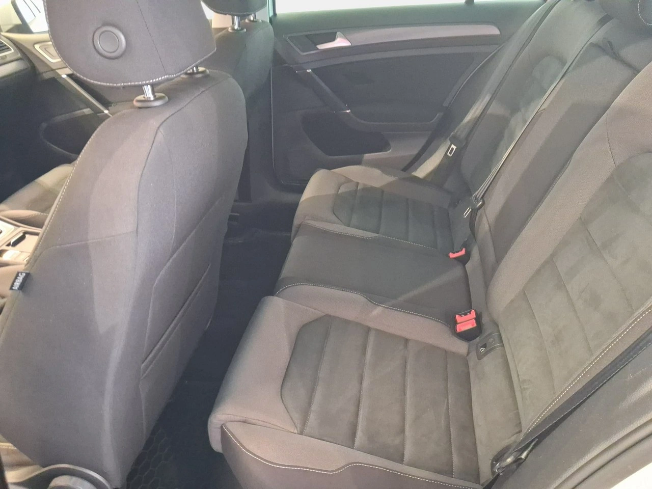 Volkswagen Golf - Zdjęcie 14