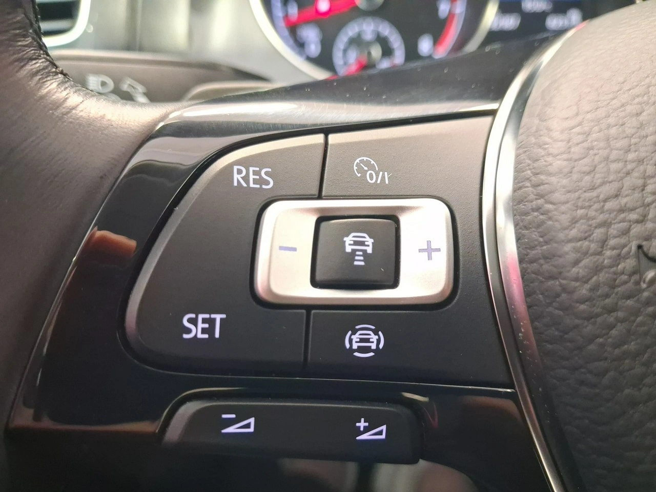 Volkswagen Golf - Zdjęcie 19