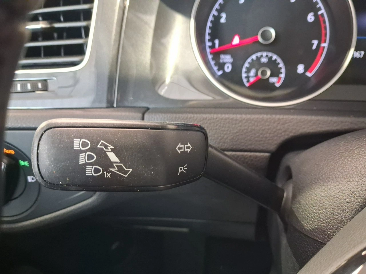 Volkswagen Golf - Zdjęcie 21