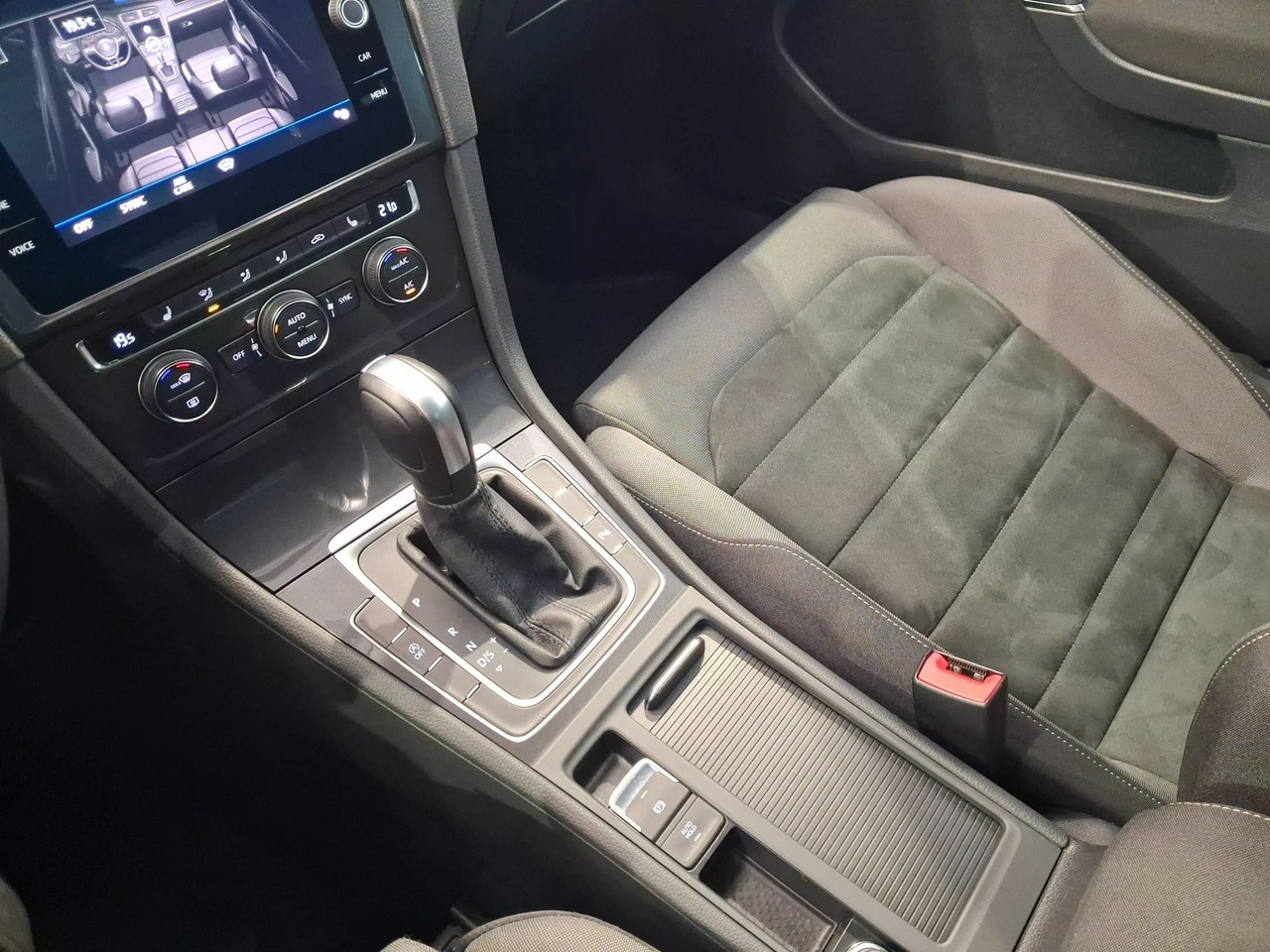 Volkswagen Golf - Zdjęcie 35