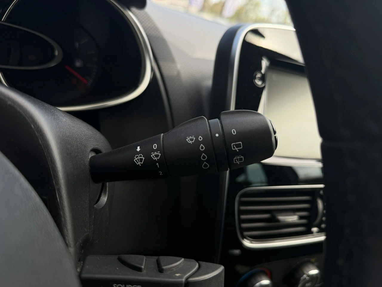 Renault Clio - Zdjęcie 19