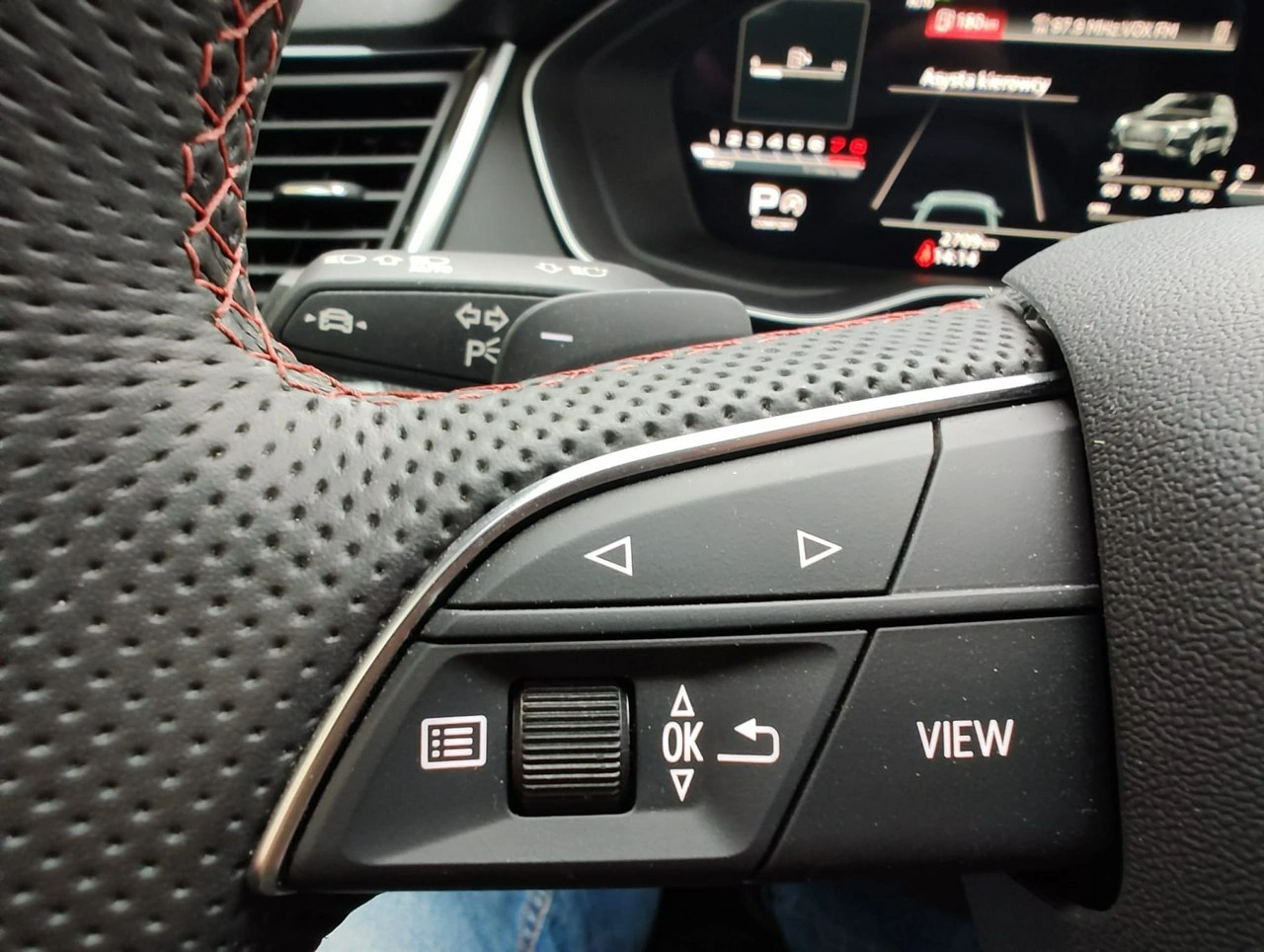 Audi SQ5 - Zdjęcie 17
