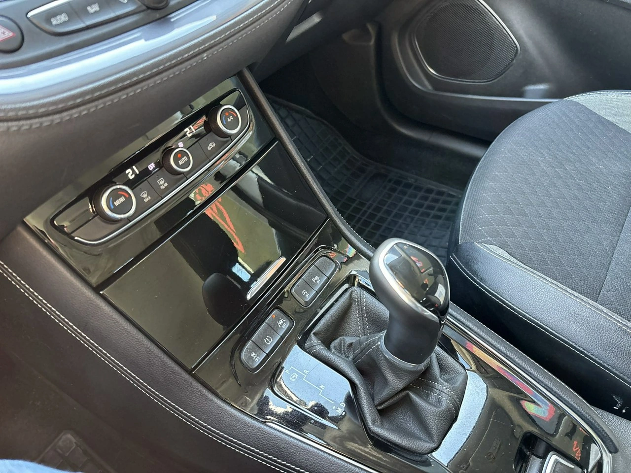 Opel Grandland X - Zdjęcie 20