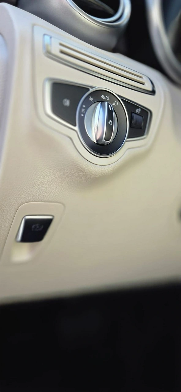 Mercedes GLC 220 - Zdjęcie 20