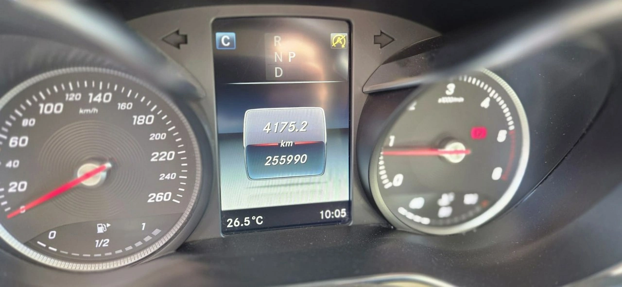 Mercedes GLC 220 - Zdjęcie 23