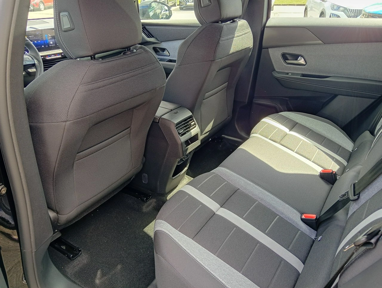 Opel Grandland - Zdjęcie 18