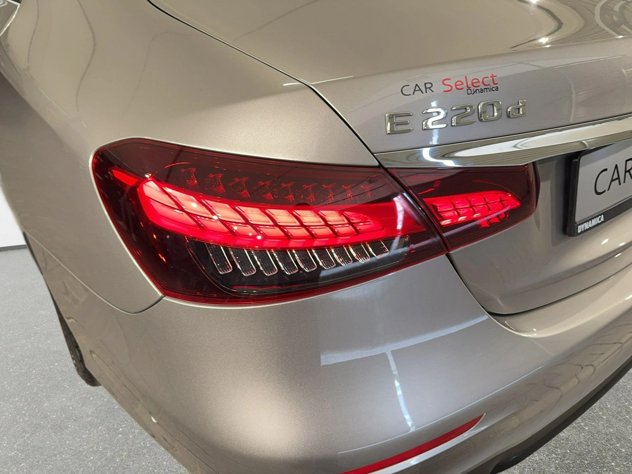 Mercedes E 220 - Zdjęcie 10