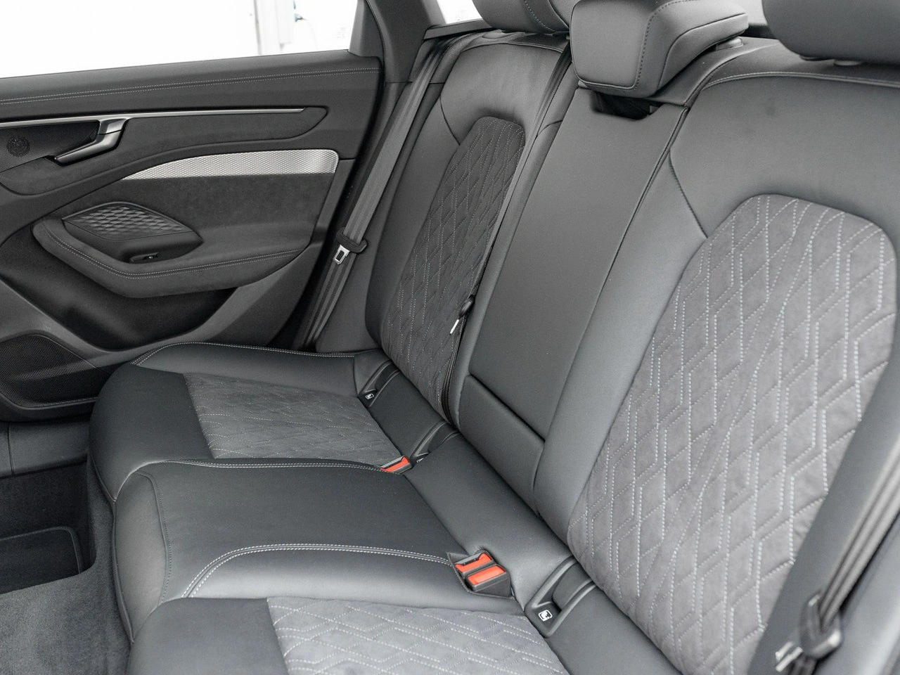 Audi A6 - Zdjęcie 25