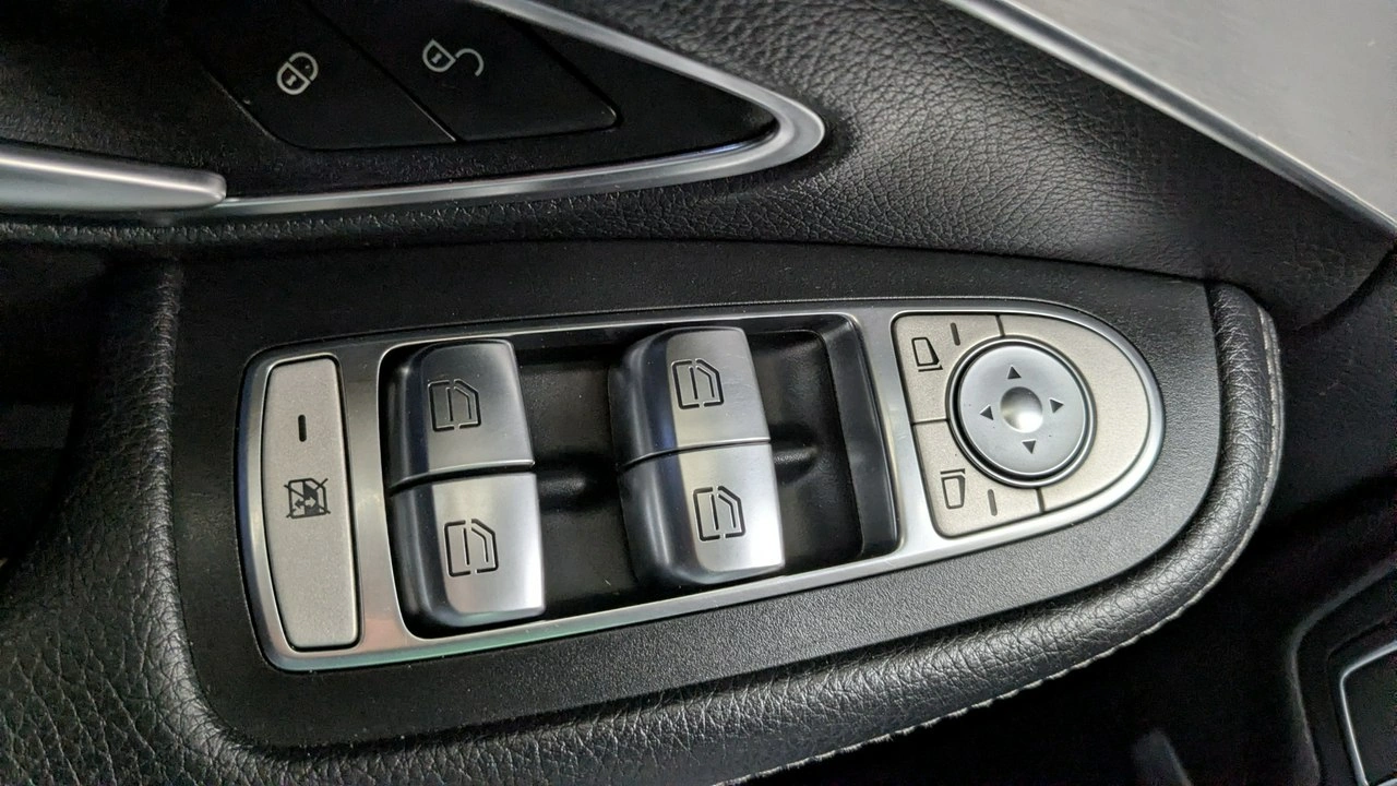 Mercedes C 200 - Zdjęcie 33