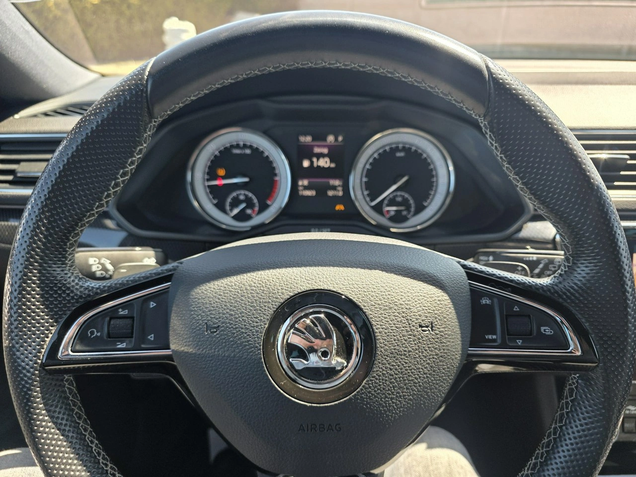 Skoda Superb - Zdjęcie 12