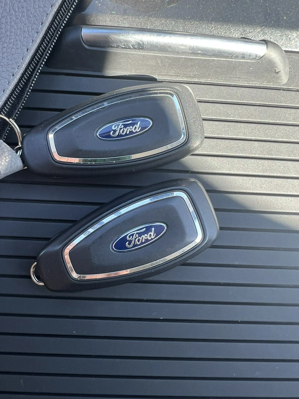 Ford Kuga - Zdjęcie 14