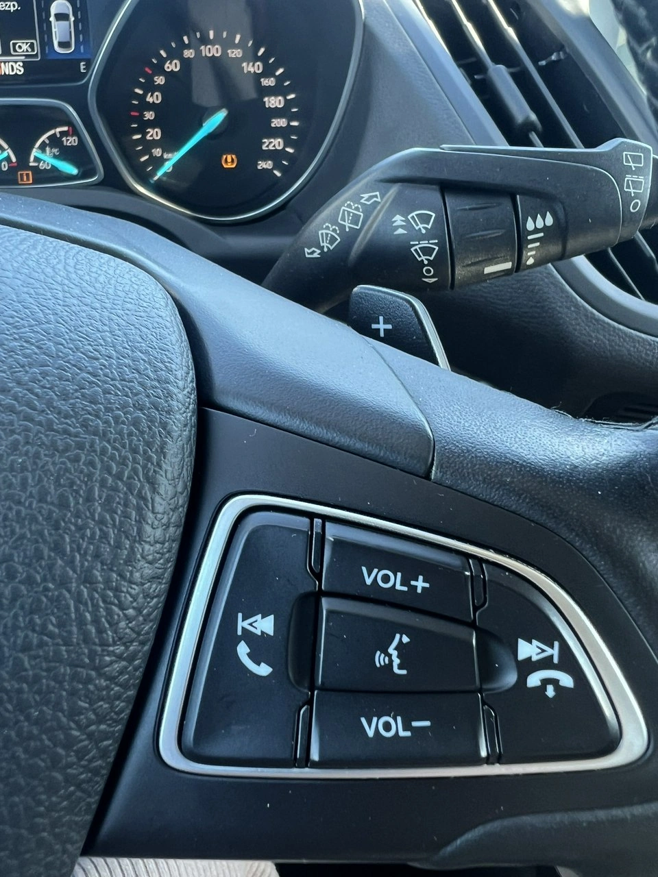 Ford Kuga - Zdjęcie 17