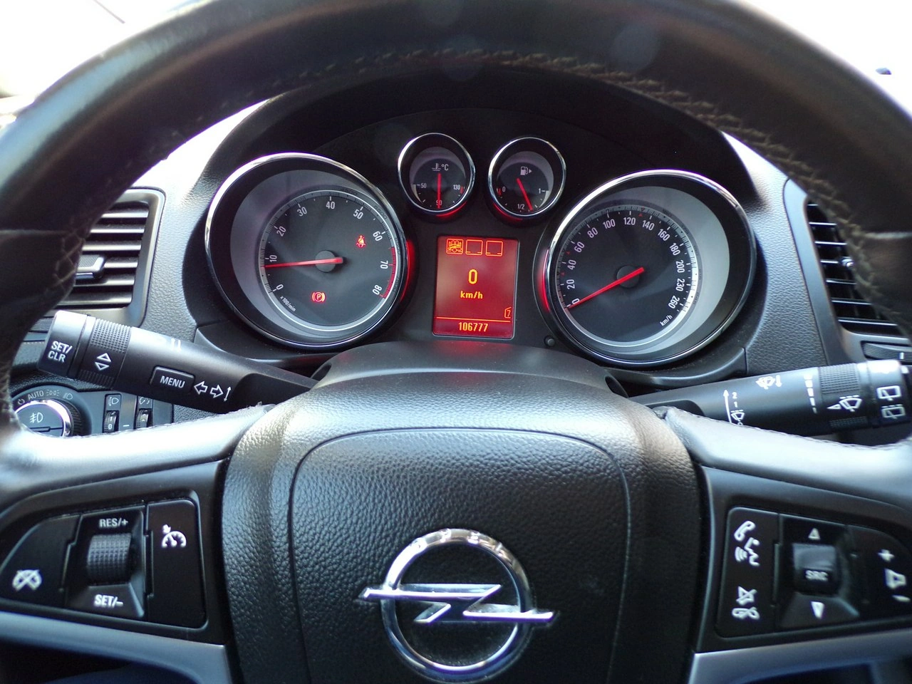 Opel Insignia Grand Sport - Zdjęcie 16