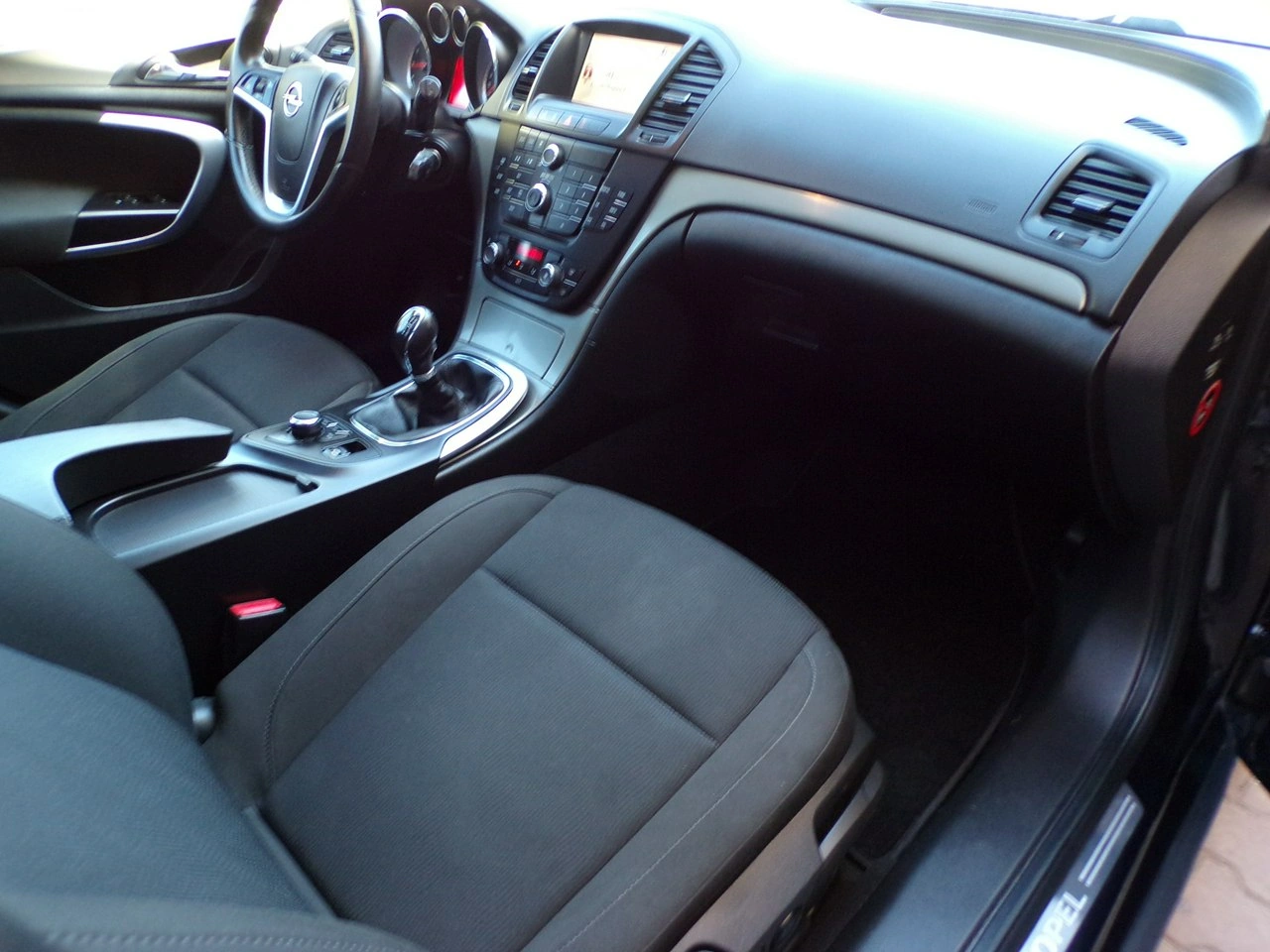 Opel Insignia Grand Sport - Zdjęcie 23