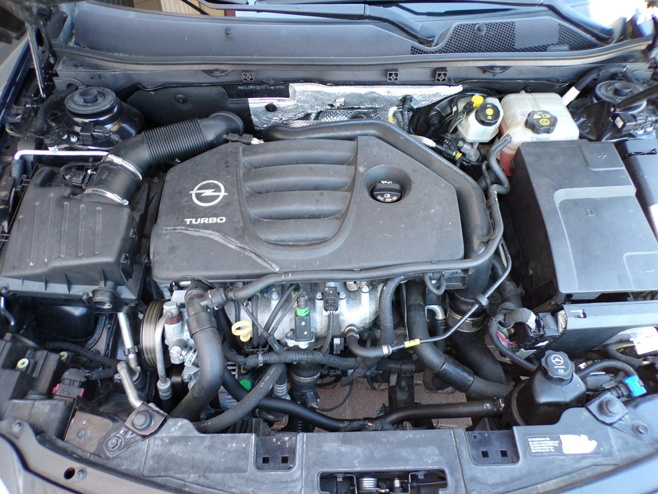 Opel Insignia Grand Sport - Zdjęcie 30