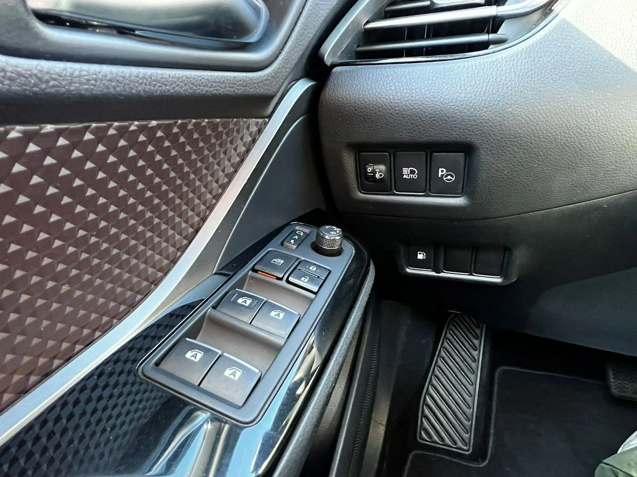 Toyota C-HR - Zdjęcie 10