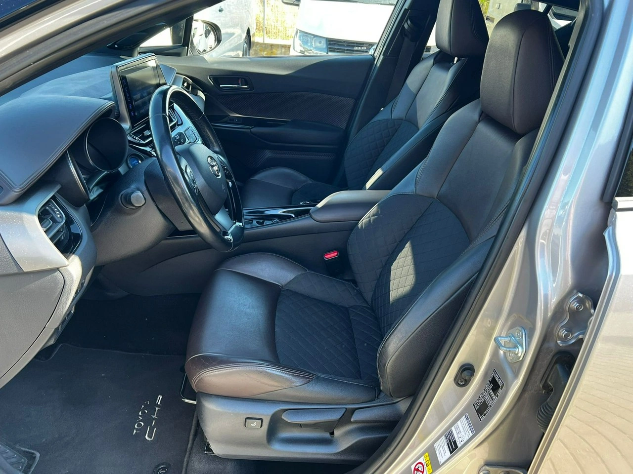 Toyota C-HR - Zdjęcie 12