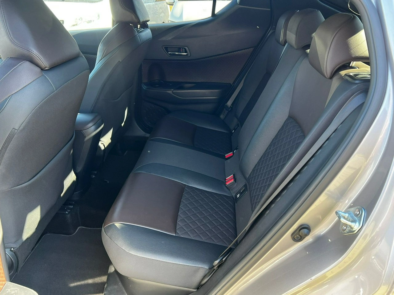 Toyota C-HR - Zdjęcie 13